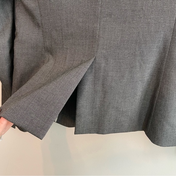 ANN TAYLOR Notched Collar 2 Button Blazer - Gray, Size 2 TALL - Picture 7 of 10